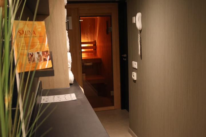 Ein kleiner Wellness-Bereich mit kleiner Sauna befindet sich auf dem Hauptdeck an Bord der MS „nickoSPIRIT“