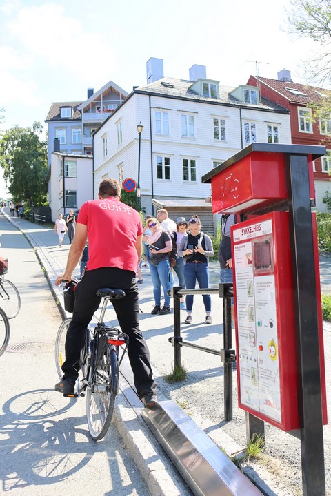 Zu den spannendsten Sehenswürdigkeiten in Trondheim gehört der weltweit erste Fahrradlift namens „Trampe“ in dem Viertel Brubakken