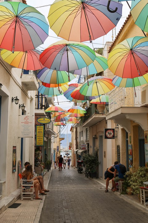 Malerische Gassen gibt es viele in Ägina-Stadt