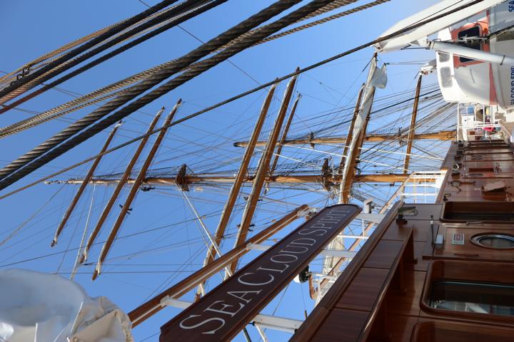 Das Dreimast-Vollschiff bietet den max. 136 Passagieren auf 138 Metern Länge klassische Segelerlebnisse