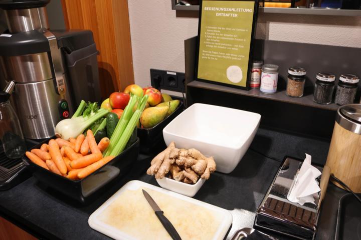 Natürlich genießen am Frühstücksbuffet – mit selbst kreierten Smoothies aus besten Zutaten mit 100 Prozent Bio