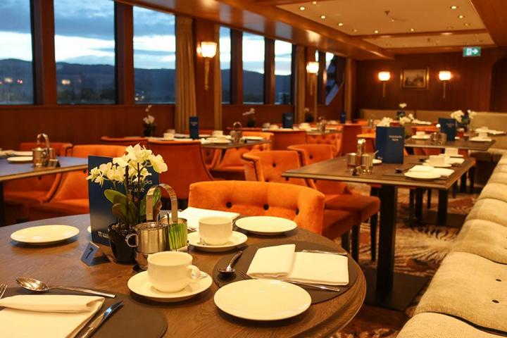 Alle Passagiere nehmen während der Reise im großzügigen Restaurant auf der „Thurgau Prestige“ immer wieder ihren gewohnten Platz ein