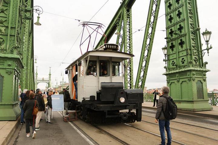 Im Rahmen der Europäischen Mobilitätswoche war im Stadtzentrum von Budapest eine Straßenbahnausstellung