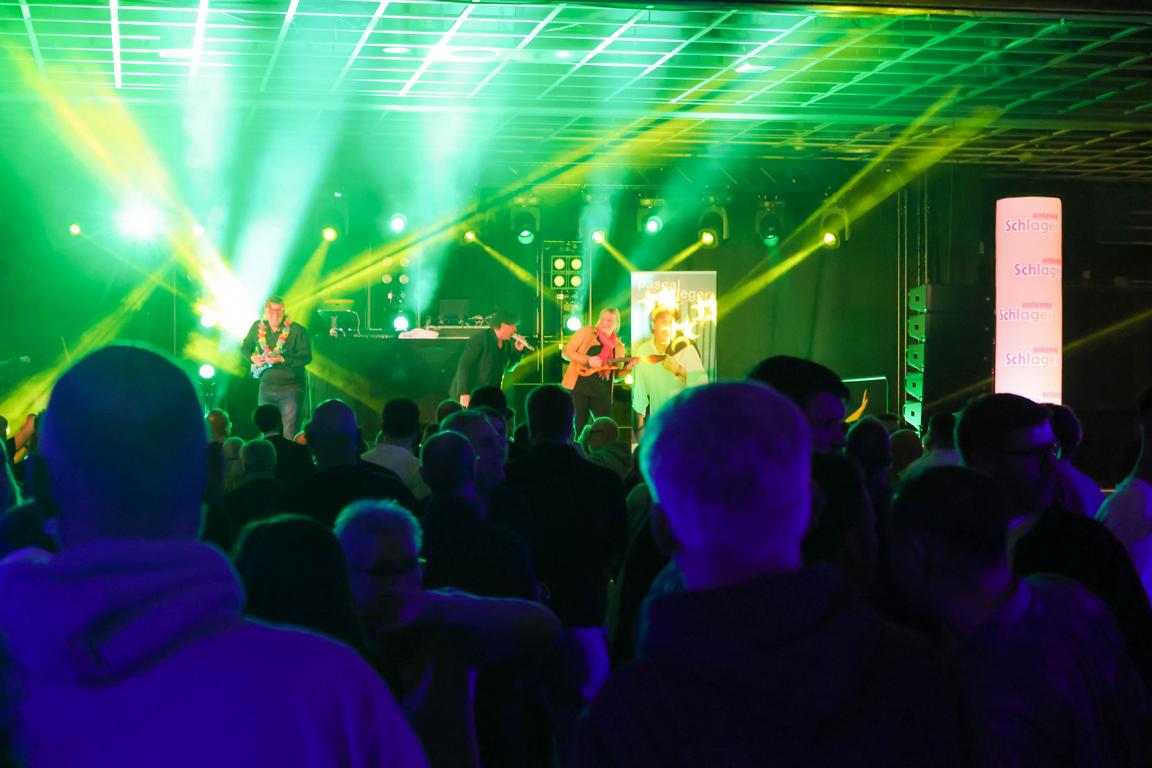 Zum sportlichen Programm des Radsports gehört auch die Party in Halle 2.